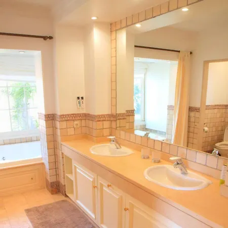 Casa Fladhus - Heated Pool By The Sea מארבלה